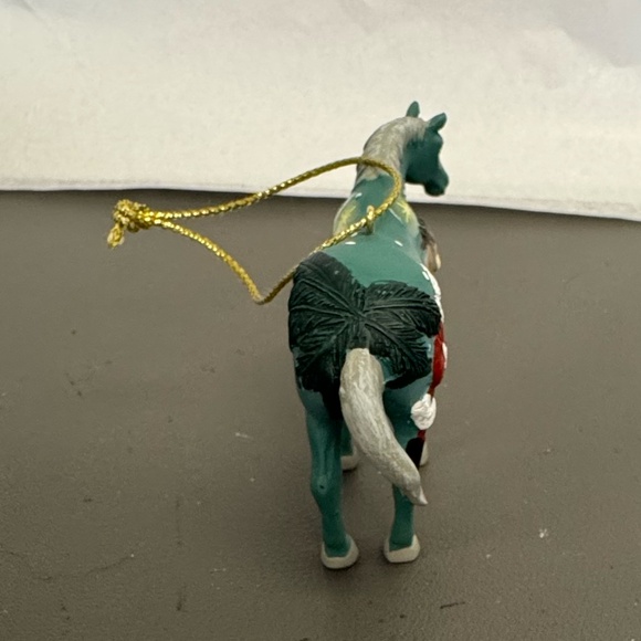 2014 The Trail of Painted Ponies Ornament "In a Manger" - Picture 7 of 7